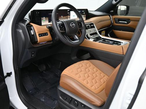 Everest White Pearl Tricoat 2025 Nissan Armada Platinum Reserve 2WD