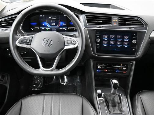 2024 Volkswagen Tiguan 2.0T SE 4MOTION