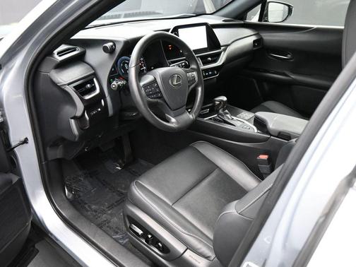 Iridium 2024 Lexus UX 250h Base