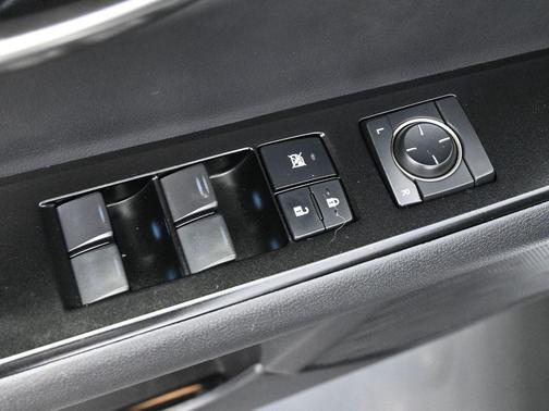 Iridium 2024 Lexus UX 250h Base