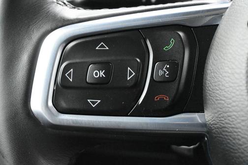 Bright White Clearcoat 2022 Jeep Wrangler Unlimited Sahara