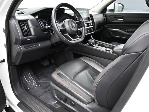 2022 Nissan Pathfinder SL 4WD