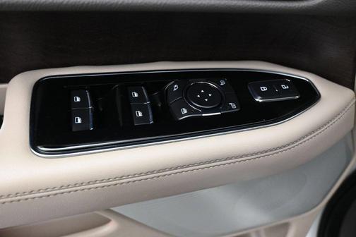 Pristine White Metallic Tri-Coat 2022 Lincoln Navigator Reserve