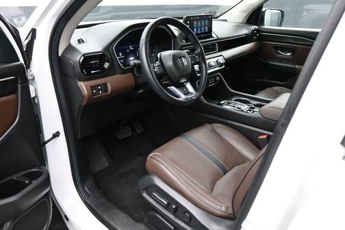 Platinum White Pearl 2024 Honda Pilot Elite