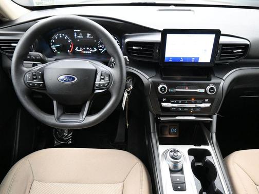 2020 Ford Explorer Base