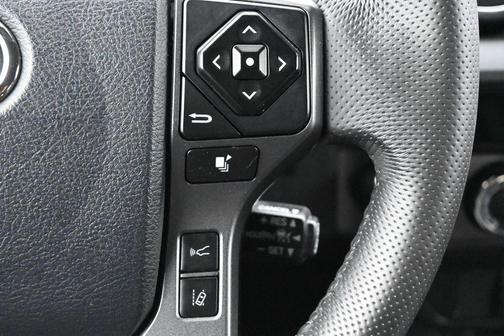 Super White 2018 Toyota Tacoma TRD Sport