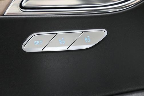 Savile Silver 2023 Genesis GV80 2.5T