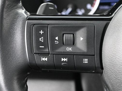 2024 Nissan Pathfinder SL FWD