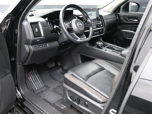 2024 Nissan Pathfinder SL FWD