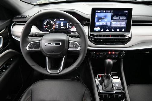 Bright White Clearcoat 2023 Jeep Compass Limited