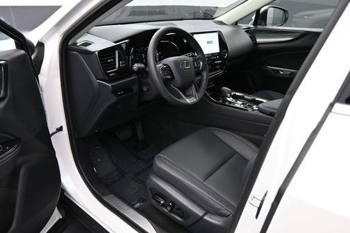 Eminent White Pearl 2025 Lexus NX 250 Premium