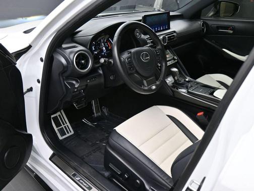 Eminent White Pearl 2022 Lexus IS 350 Base
