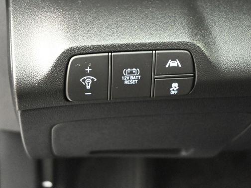 Fluid Metal 2023 Hyundai ELANTRA HEV Blue