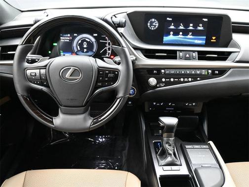 2021 Lexus ES 300h Base