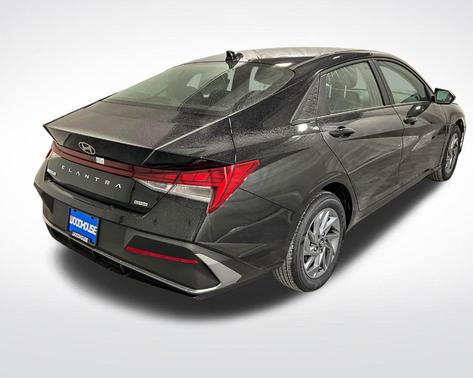 2025 Hyundai ELANTRA HEV Blue