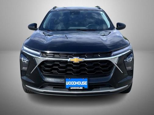 Mosaic Black Metallic 2024 Chevrolet Trax LT