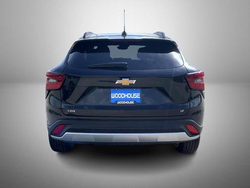 Mosaic Black Metallic 2024 Chevrolet Trax LT
