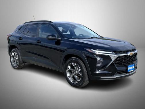 Mosaic Black Metallic 2024 Chevrolet Trax LT