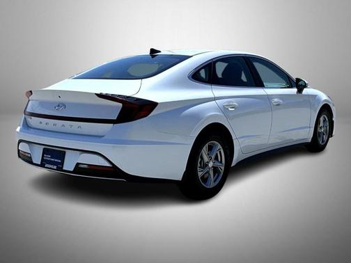 2022 Hyundai SONATA SE