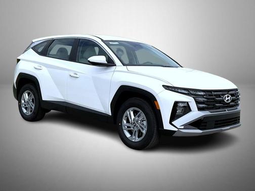 White Pearl 2026 Hyundai TUCSON SE