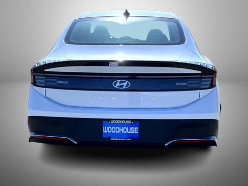 2025 Hyundai SONATA SE