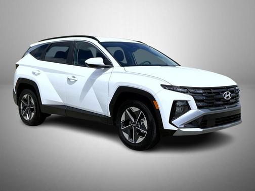 White Pearl 2026 Hyundai TUCSON SEL