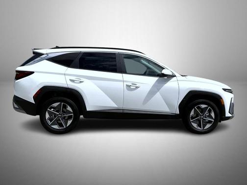 White Pearl 2026 Hyundai TUCSON SEL