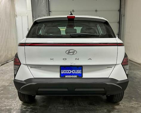 2025 Hyundai KONA SE