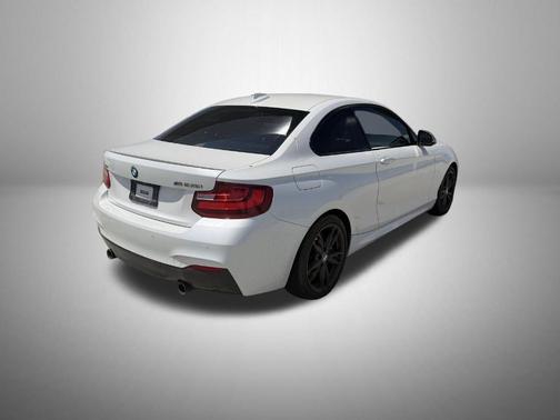 White Metallic 2016 BMW M235 i xDrive