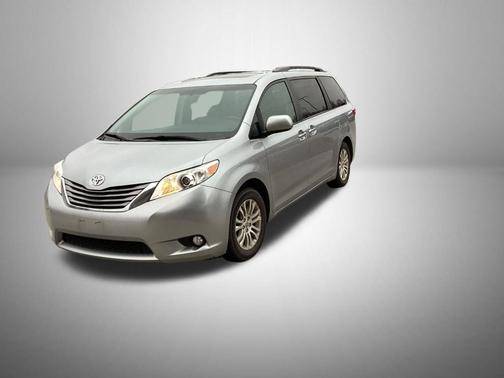 2016 Toyota Sienna XLE