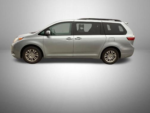 2016 Toyota Sienna XLE