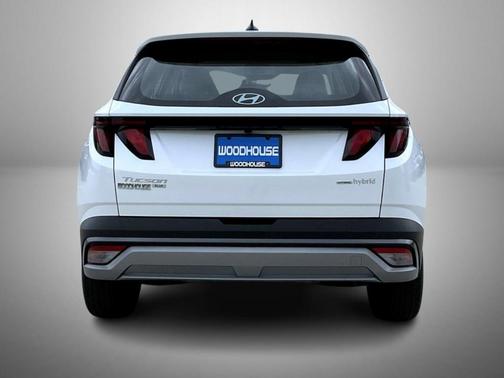 Pearl 2026 Hyundai TUCSON Hybrid Blue SE