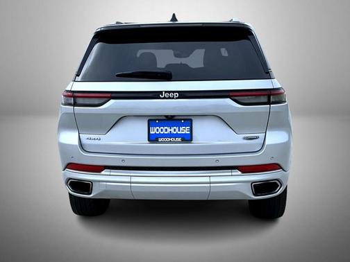 2022 Jeep Grand Cherokee Summit