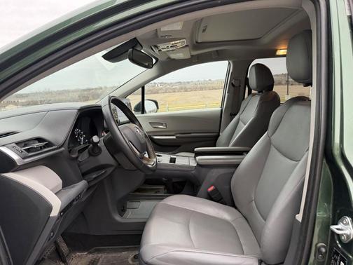 2021 Toyota Sienna XLE