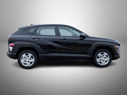 Abyss Black Pearl 2026 Hyundai KONA SE
