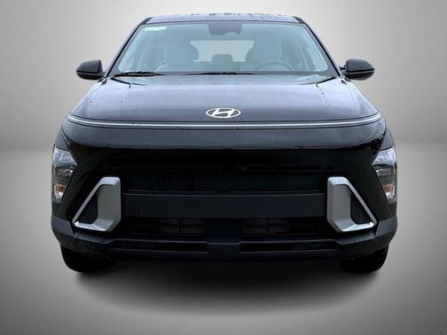 Abyss Black Pearl 2026 Hyundai KONA SE