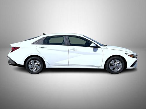 White 2026 Hyundai ELANTRA SE