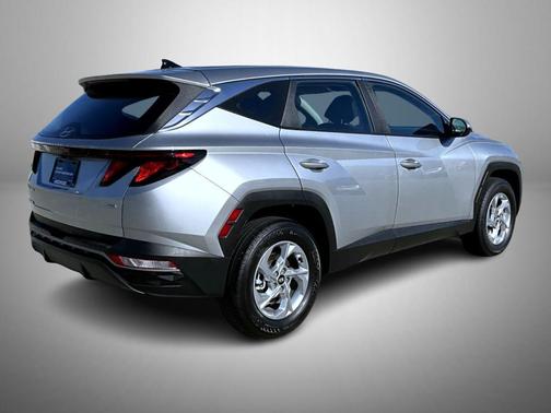 2023 Hyundai TUCSON SE