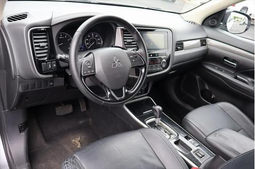 2019 Mitsubishi Outlander SE