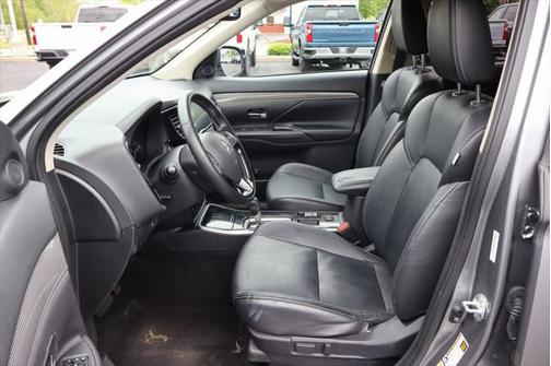 2019 Mitsubishi Outlander SE