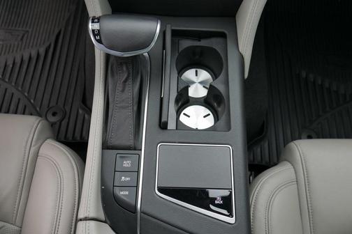 Photo 4 of 46 of 2018 Cadillac CT6 3.6L Luxury