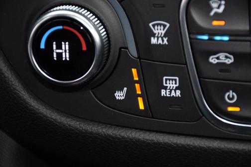 Photo 3 of 30 of 2019 Chevrolet Equinox 1LT