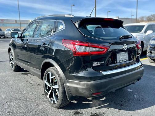 2022 Nissan Rogue Sport SL