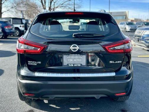 2022 Nissan Rogue Sport SL