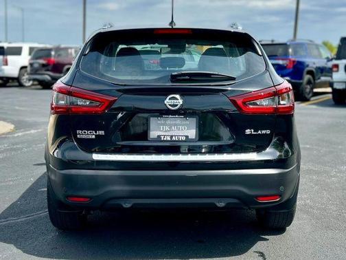 Magnetic Black 2022 Nissan Rogue Sport SL