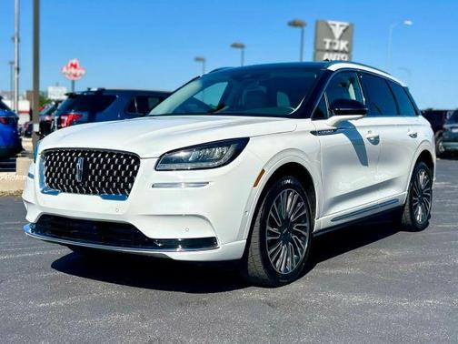 White 2020 Lincoln Corsair Reserve