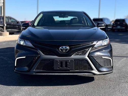 Black 2022 Toyota Camry SE