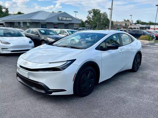 2024 Toyota Prius LE