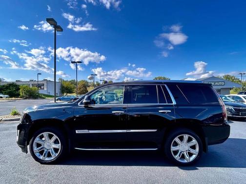 2018 Cadillac Escalade Luxury