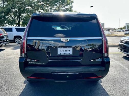 2018 Cadillac Escalade Luxury